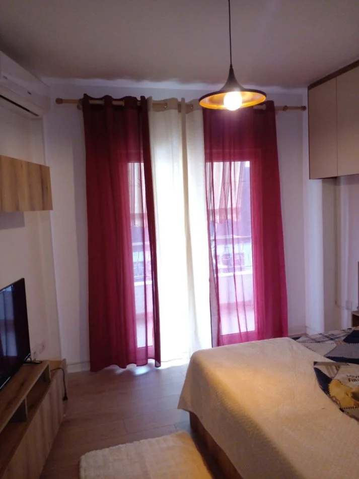 Tirane, jepet me qera garsonier 1+1 , 52 m² 370 € (Ndre Mjeda)