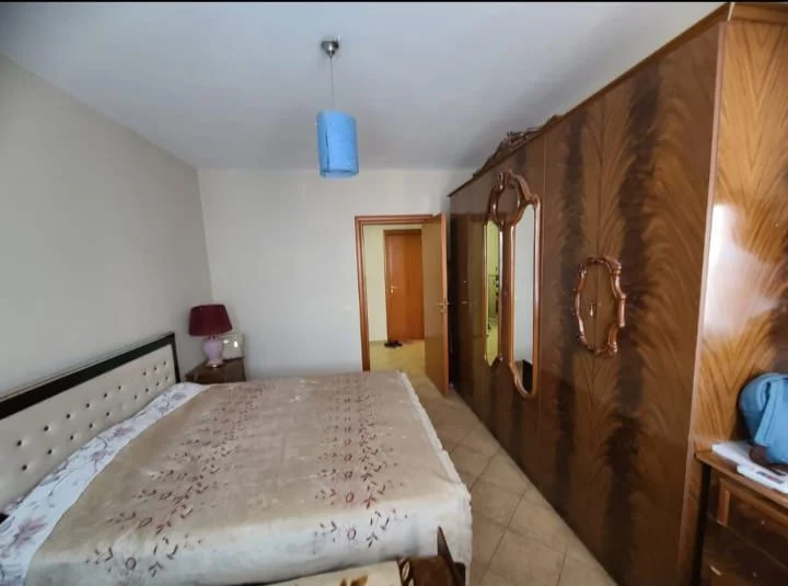 Tirane, jepet me qera apartament 1+1+Ballkon Kati 7, 60 m² 400 € (rruga Aleksander Moisiu)