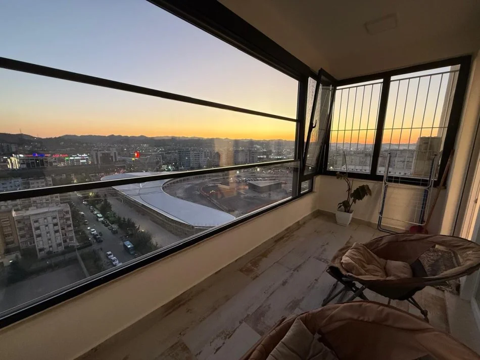 Tirane, jepet me qera apartament 3+1+Ballkon Kati 6, 135 m² 1.200 € (Kopshti zoologjik)