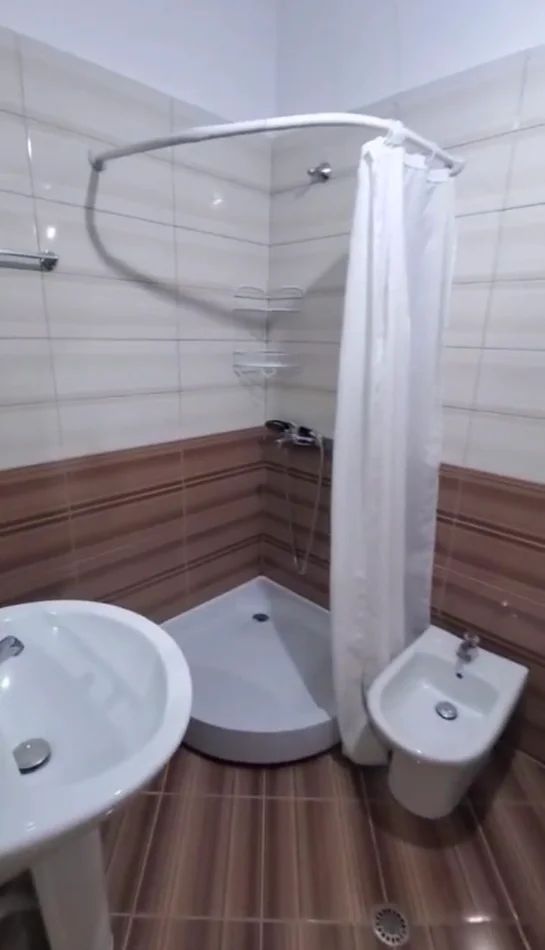 Tirane, jepet me qera apartament 2+1 Kati 3, 110 m² 550 € (Ozone ne Astir)