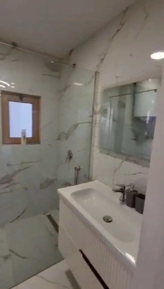 Tirane, shitet apartament Kati 1, 60 m² 160.000 € (Komuna e Parisit)
