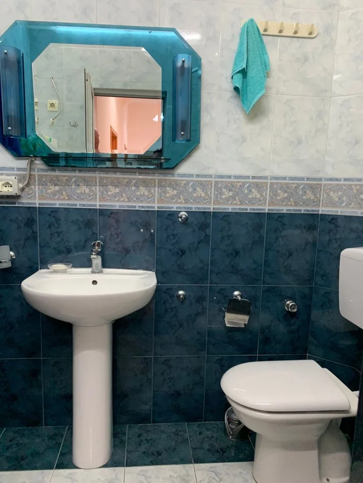 Tirane, jepet me qera apartament 2+1 Kati 3, 80 m² 550 € 