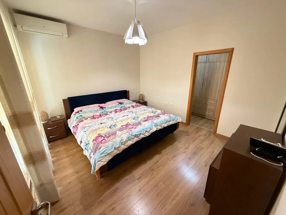Tirane, jepet me qera apartament 2+1 Kati 7, 110 m² 600 € (Bulevardi bajram curri)