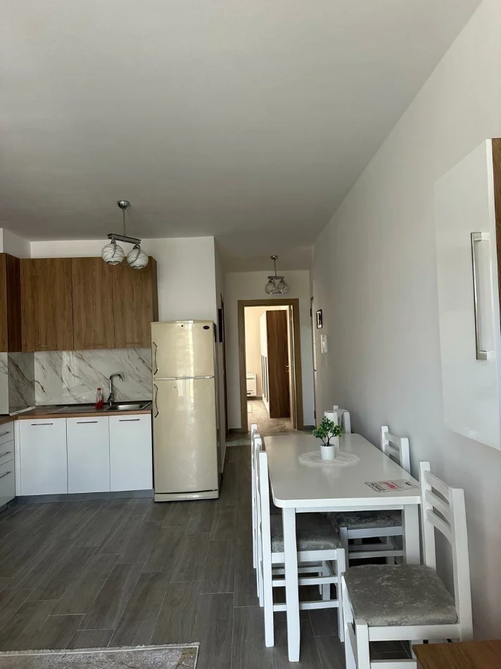 Tirane, jepet me qera apartament 1+1 Kati 2, 78 m² 420 € (5 Maji)