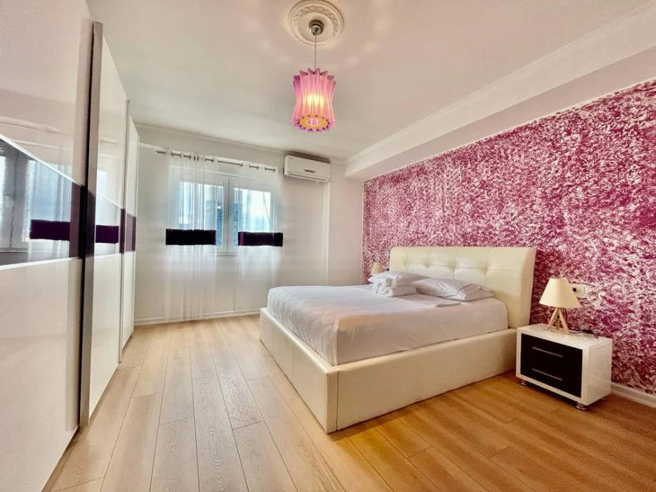Tirane, jepet me qera apartament 1+1 , (air albania stadium)