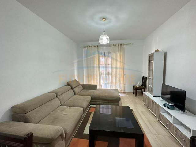 Tirane, jap me qera apartament 2+1+BLK Kati 1, 107 m² 400 Euro (Unaza E Re Astir)