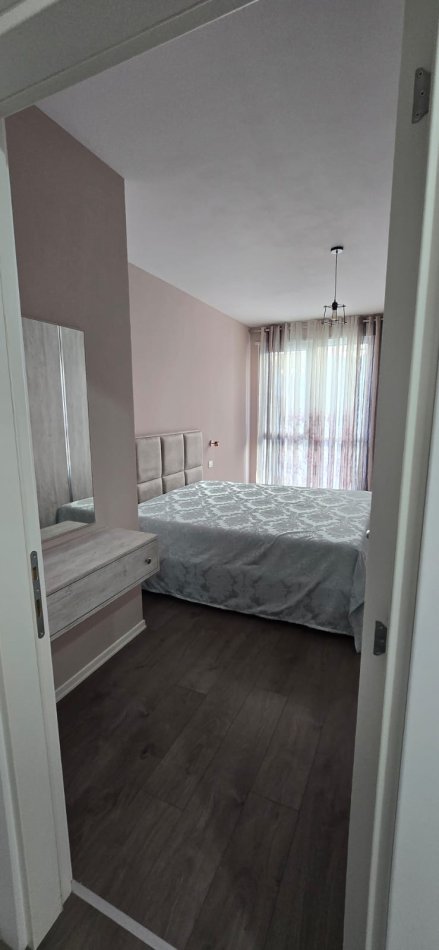 Tirane, jepet me qera apartament 1+1+Ballkon Kati 4, 75 m² 550 € 