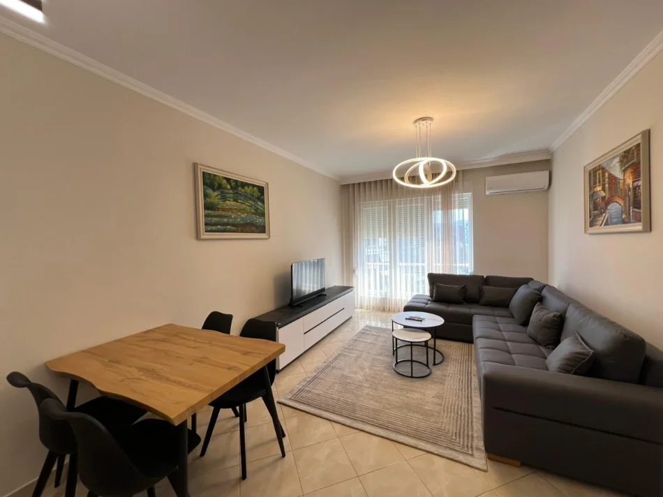 Tirane, jepet me qera apartament 1+1 Kati 8, 75 m² 600 € (Ndre Mjeda)