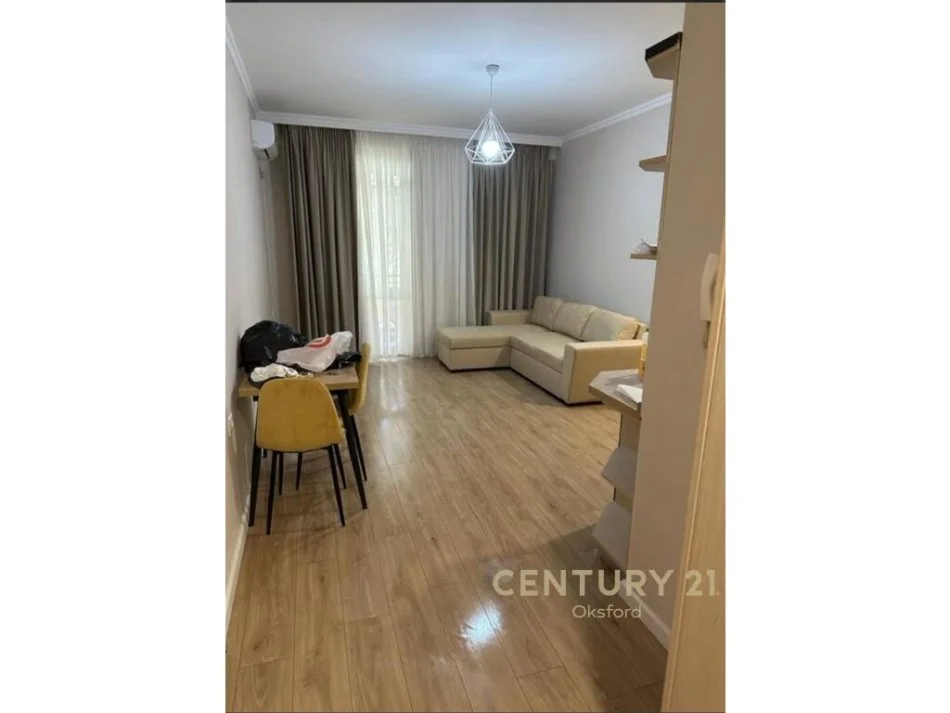 Shqiperi, jepet me qera apartament 1+1 Kati 7, 145 m² 520 € (Liqeni i Thatë! )