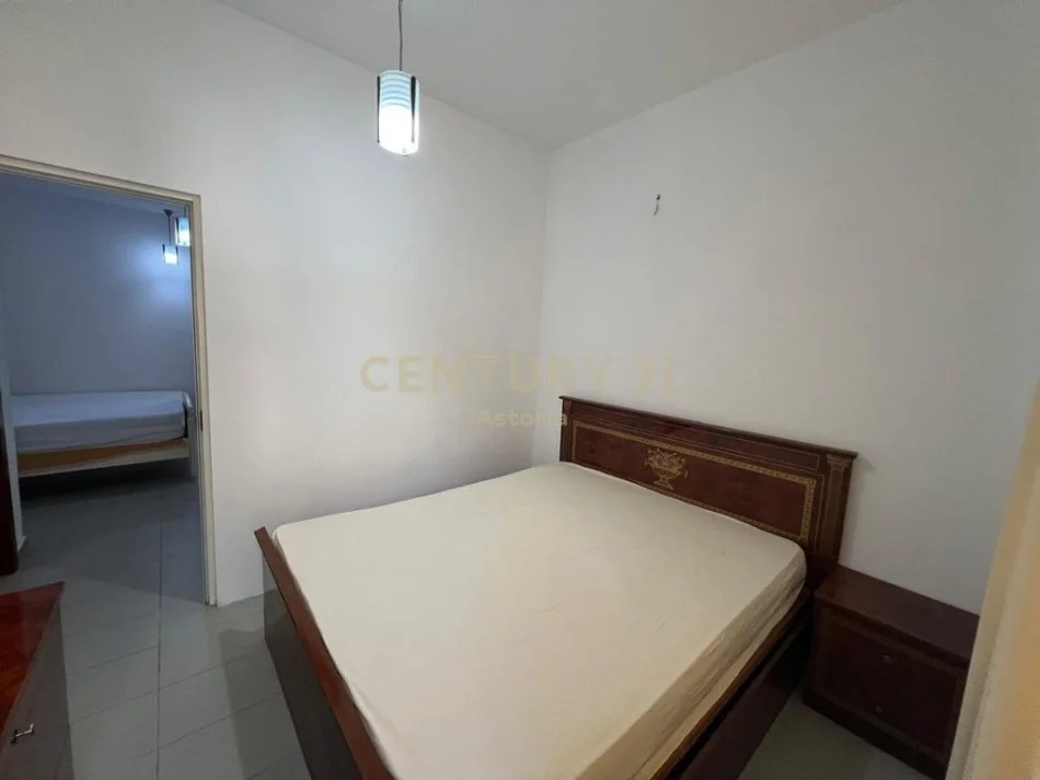Tirane, jepet me qera apartament 2+1+Ballkon Kati 2, 90 m² 430 € (Prane fakultetit te ekonomise, Tirane)