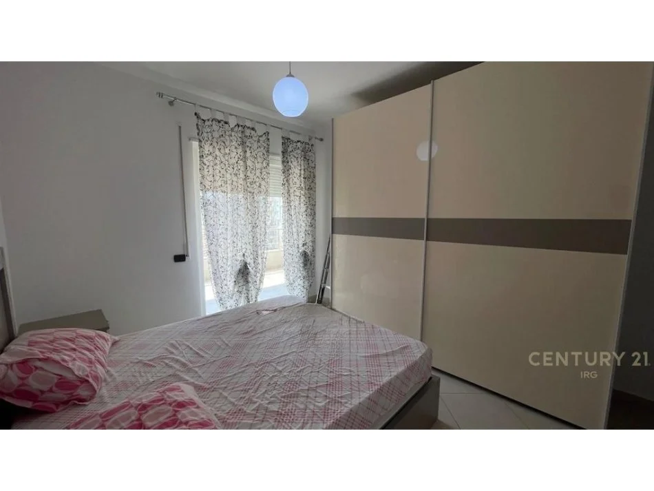 Tirane, jepet me qera apartament 2+1+Ballkon Kati 3, 104 m² 450 € (Hyrja e Freskut, Tiranë)