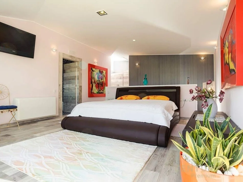 Tirane, jepet me qera apartament+verande | Penthouse 2+1+Aneks+Ballkon Kati 6, 203 m² 1.700 € (Buzë rrugës kryesore te Liqeni i Thatë pranë Mon Cheri, Tiranë)
