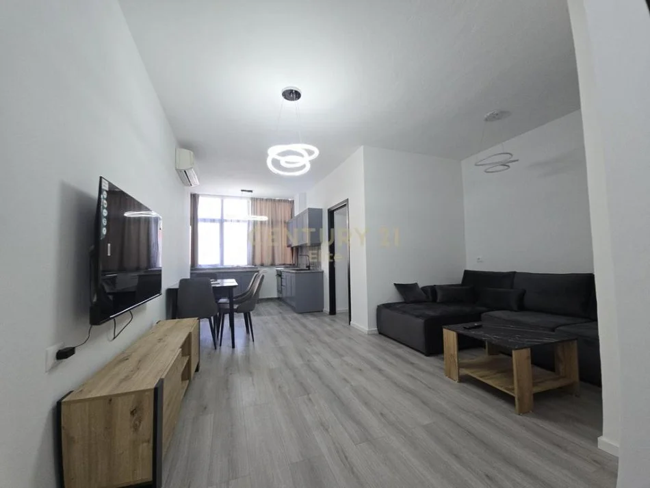 Tirane, jepet me qera apartament 1+1+Ballkon Kati 1, 60 m² 700 € (Bulevardi Zogu i Parë, Tiranë)