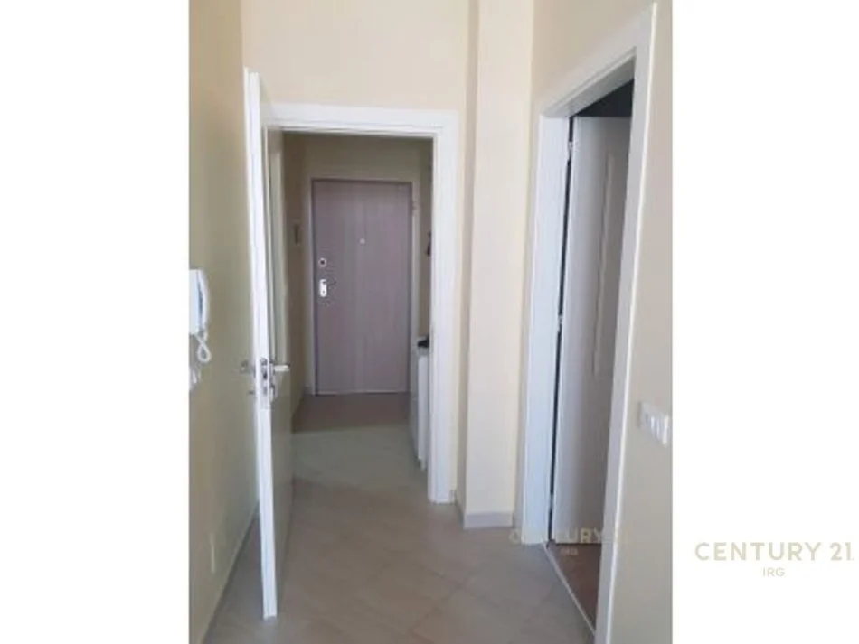 Apartament 1+1 me qera te Komuna e Parisit, 550 € / ne muaj