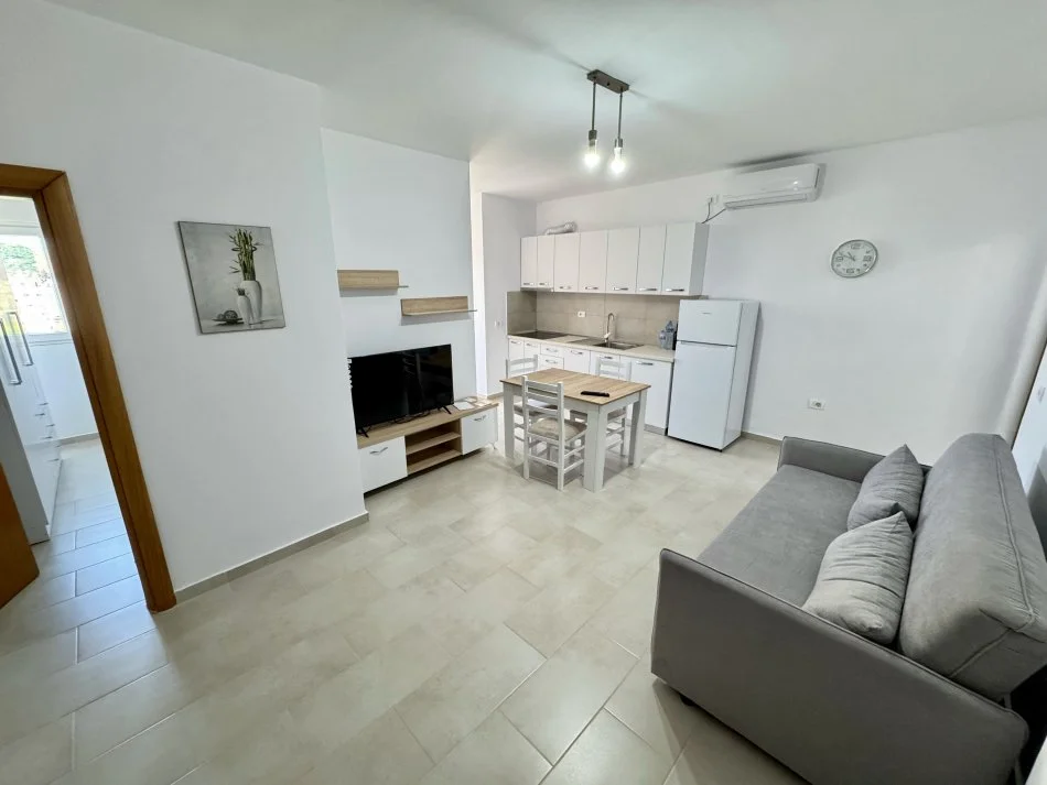 Tirane, jepet me qera apartament 1+1+Ballkon Kati 7, 60 m² 550 € (Bulevardi Gjergj Fishta)