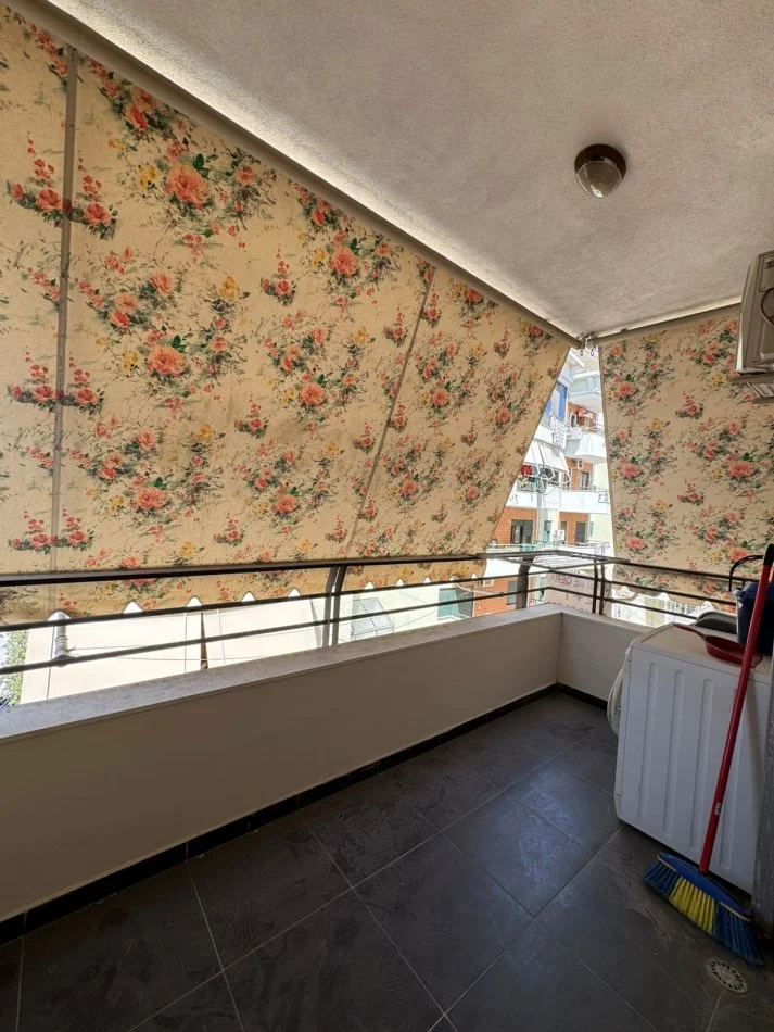 Tirane, jepet me qera apartament 2+1+Ballkon Kati 3, 85 m² 450 € (Rruga Bill Klinton Komuna Parisit)