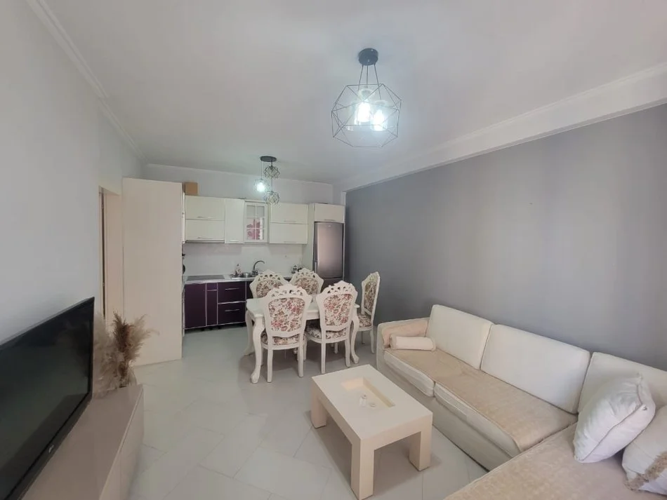 Tirane, jepet me qera apartament 2+1+Ballkon Kati 3, 90 m² 500 € (Rruga e Zallit pranë Kodra e Diellit)