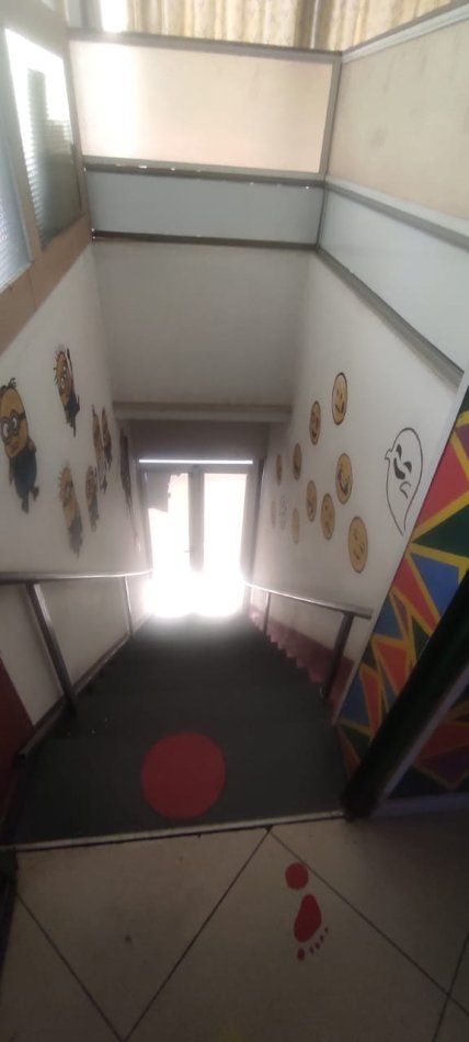 Tirane, jepet me qera Vile 3+1 Kati 4, 400 m² 2.000 € (RRUGA DINE HOXHA)