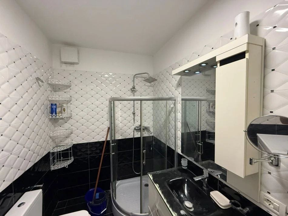 Shqiperi, jepet me qera apartament 1+1+Ballkon Kati 2, 68 m² 600 € 