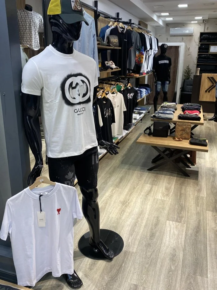 Tirane, biznesi me veshje per meshkuj.,,, 18 mije euro,, , 50 m² (21sh, rruga Muhamet Gjollesha)