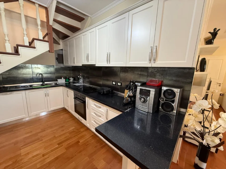 Tirane, shitet apartament duplex Dublex Kati 7, 140 m² 186.000 € 