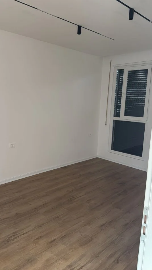 Tirane, jepet me qera apartament 1+1+Ballkon Kati 3, 60 m² 550 € 