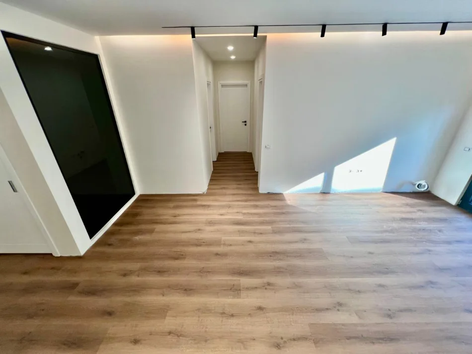 Tirane, shitet apartament 2+1 Kati 3, 118 m² 339.000 € (Liqeni Artificial)