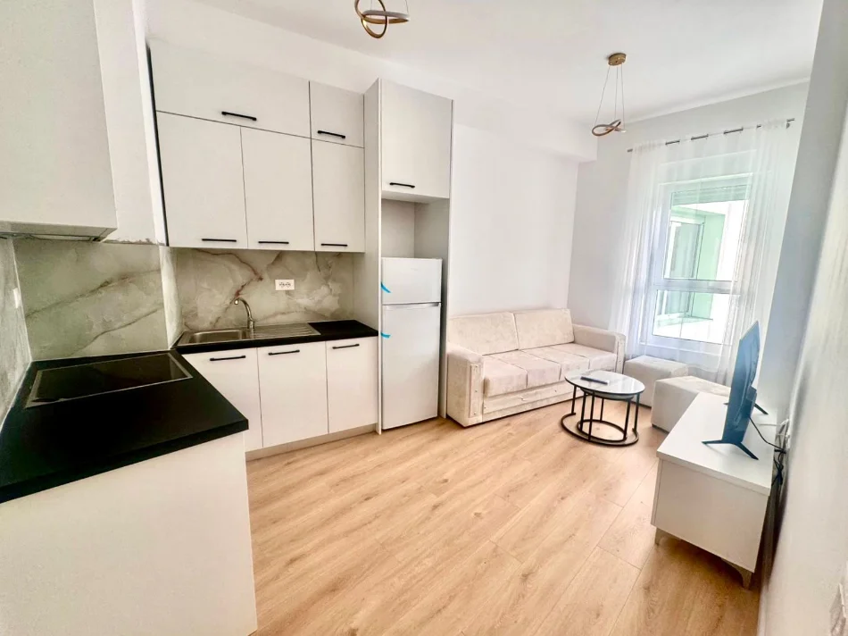 Tirane, jepet me qera apartament 1+1 Kati 7, 50 m² 430 € 
