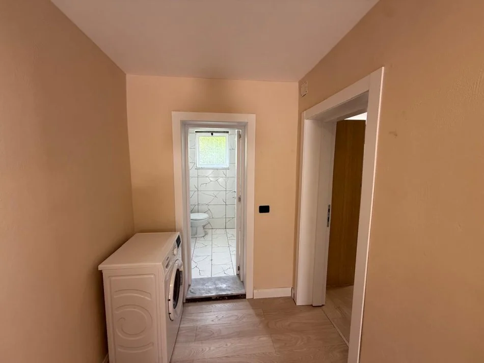 Tirane, jepet me qera apartament 2+1 Kati 1, 70 m² 470 € (SELITE)