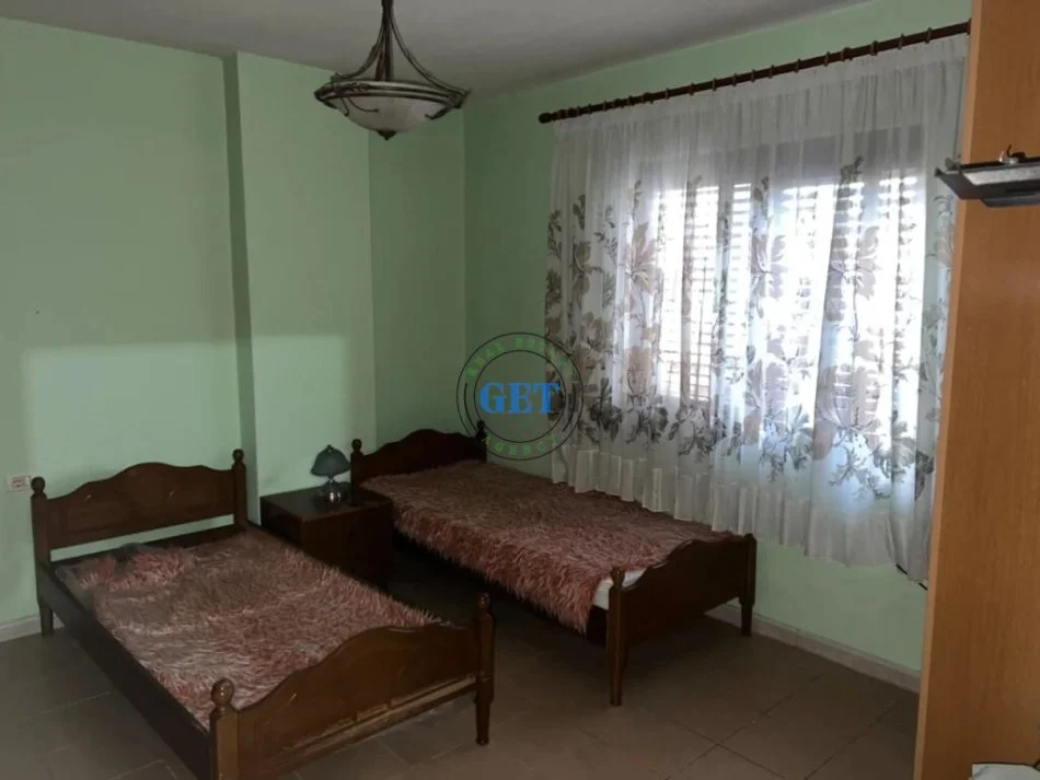 Durres, jepet me qera apartament 2+1+Ballkon Kati 7, 114 m² 450 € (flagship)