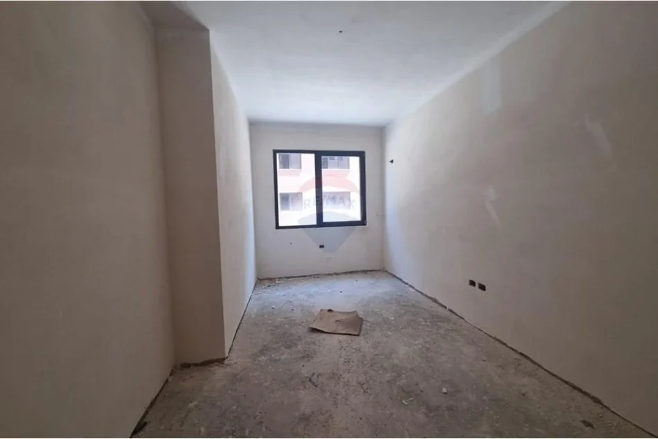 Tirane, shitet apartament Kati 1, 130 m² 233.820 € (Rruga e Elbasanit)