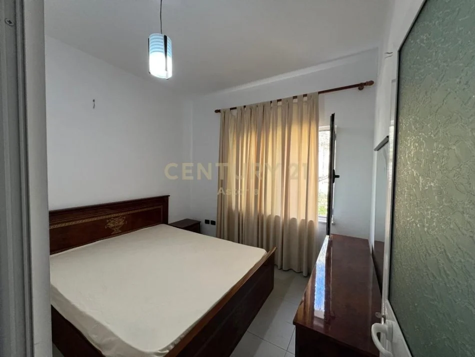 Tirane, jepet me qera apartament 2+1+Ballkon Kati 2, 90 m² 430 € (Prane fakultetit te ekonomise, Tirane)