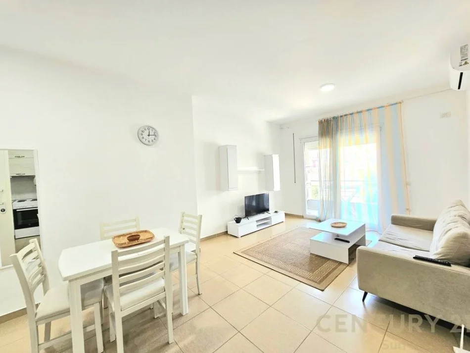 Tirane, jepet me qera apartament 1+1+Ballkon Kati 3, 72 m² 550 € (Pazari i Ri)
