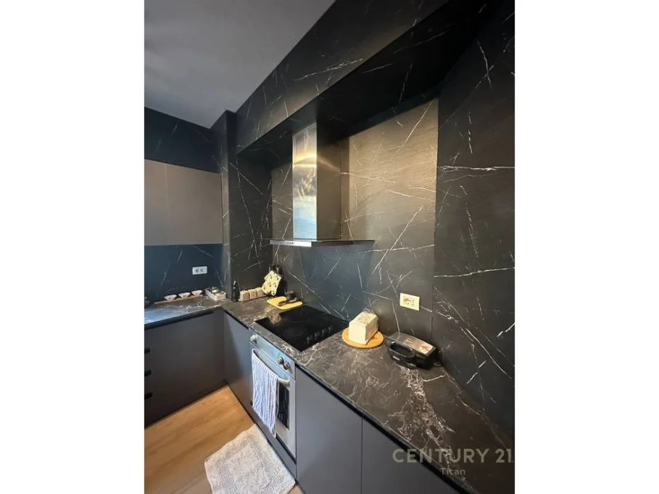 Tirane, jepet me qera apartament 1+1+Aneks+Ballkon Kati 14, 60 m² 650 € (Bulevardi "Zogu i Parë", Qendra, Tiranë)