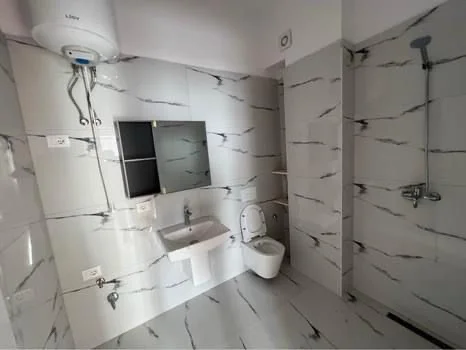 Tirane, jepet me qera apartament 2+1+Ballkon , 90 m² 400 € (Hiresia)