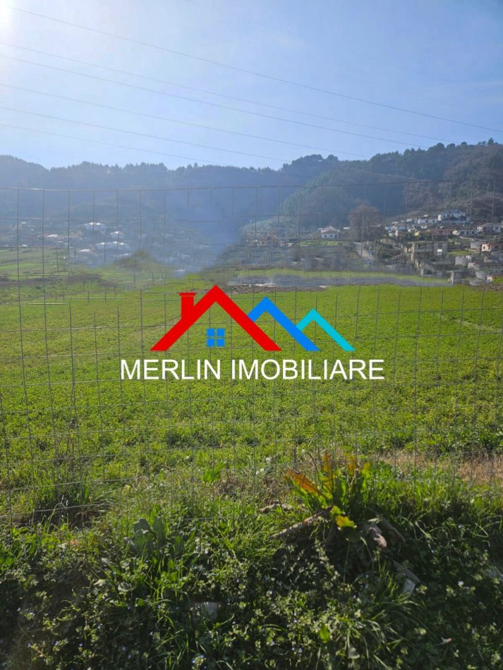 Tirane, shitet toke , 1100 m² 66.000 € (Fshati Prush)
