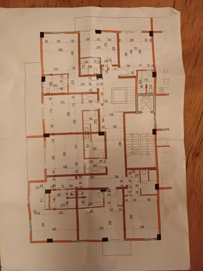 Tirane, shes ambjent biznesi Kati 2, 320 m² 250.000 € (lokal fresku)