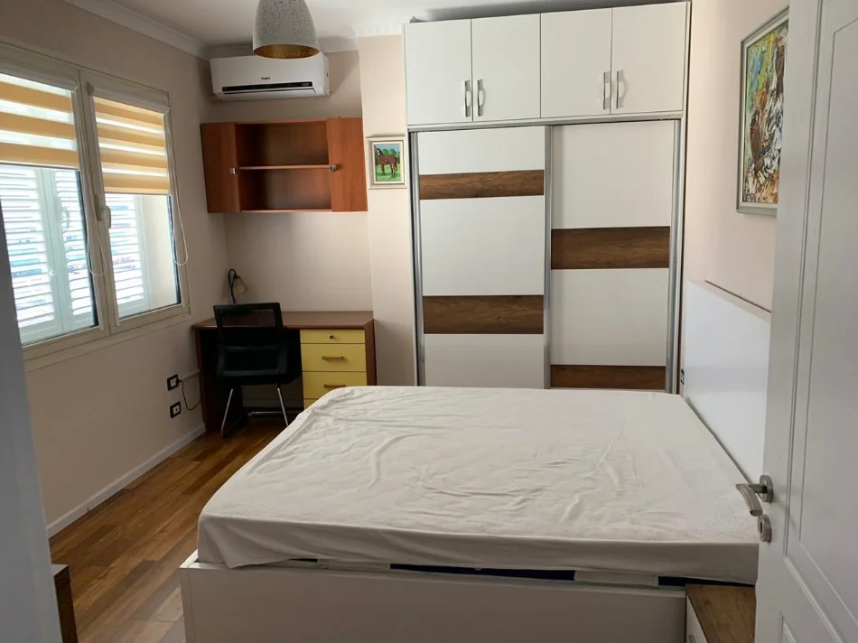 Shqiperi, jepet me qera apartament 1+1+Ballkon Kati 6, 75 m² 700 €