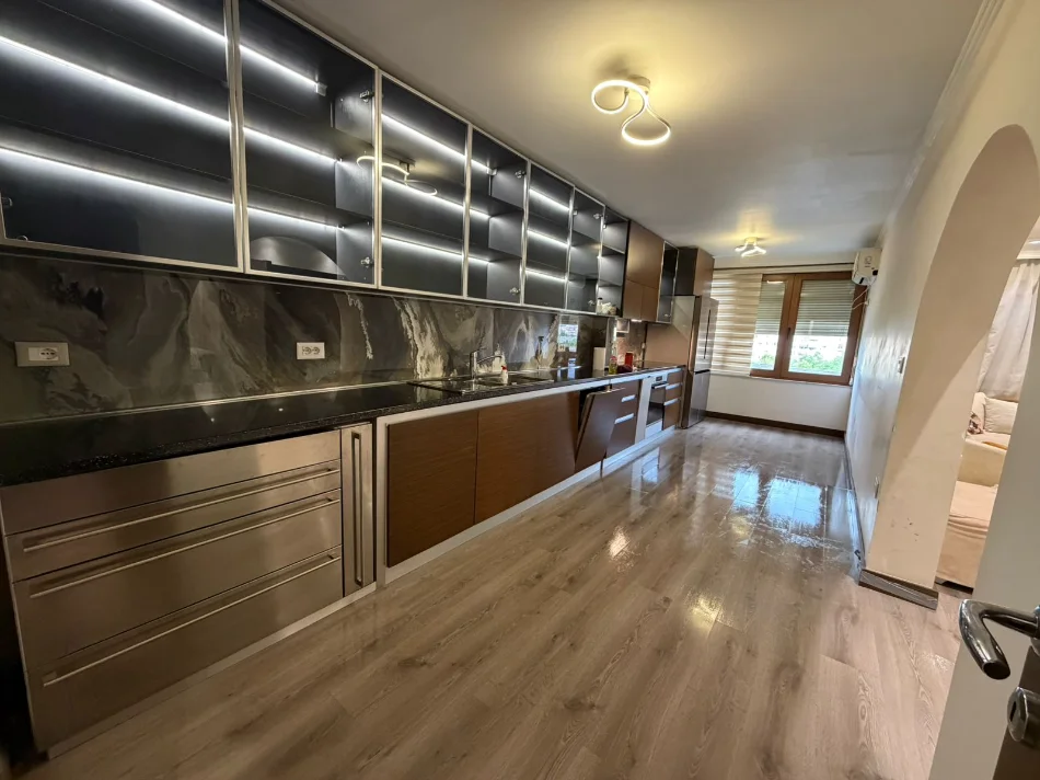 Tirane, shitet apartament 2+1+Aneks+Ballkon Kati 6, 120 m² 229.000 € (laprake)