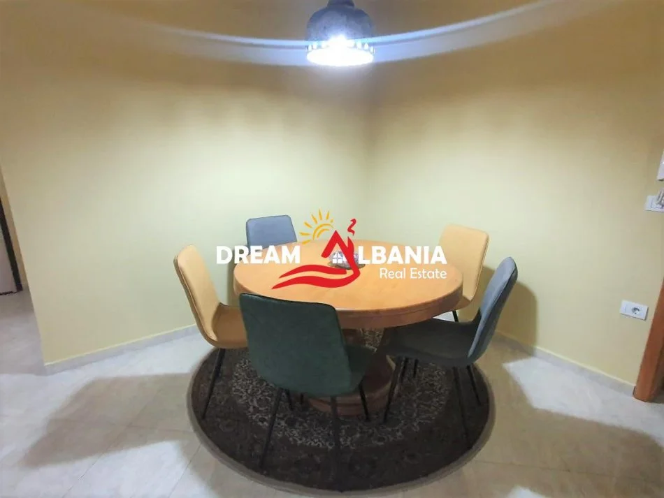 Tirane, jepet me qera 3+1 , 120 m² 800 € (ne Zonen e 21 Dhjetorit prane Kompleksit Kontakt)