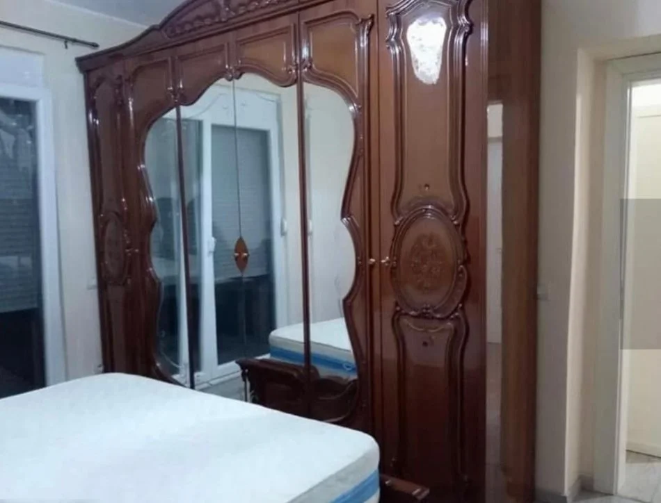 Tirane, jepet me qera apartament 1+1 Kati 3, 60 m² 450 € (Rruga Gjon Buzuku ,(Rruga e dibres ))