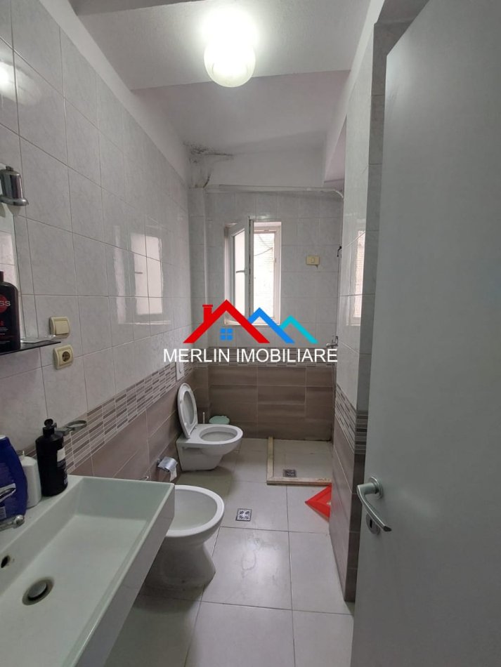 Tirane, jepet me qera Vile Kati 3, 210 m² 1.200 € (SHKOLLA E BALETIT)