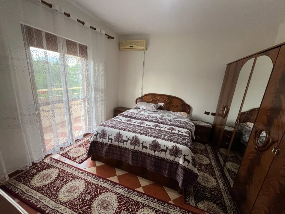 Tirane, jepet me qera apartament 2+1+Ballkon Kati 2, 100 m² 450 € (Allias)