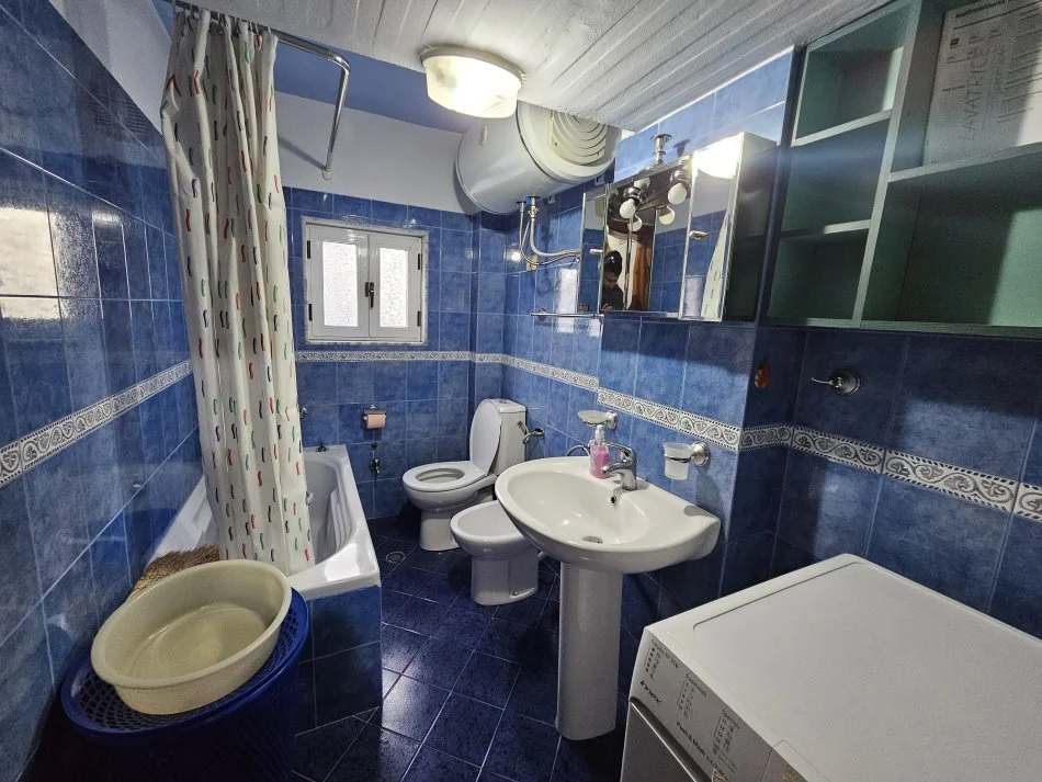 Tirane, jepet me qera apartament 2+1+Ballkon Kati 3, 500 € (21 Dhjetori)