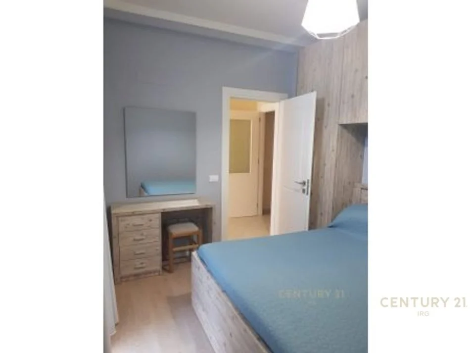 Apartament 1+1 me qera te Komuna e Parisit, 550 € / ne muaj