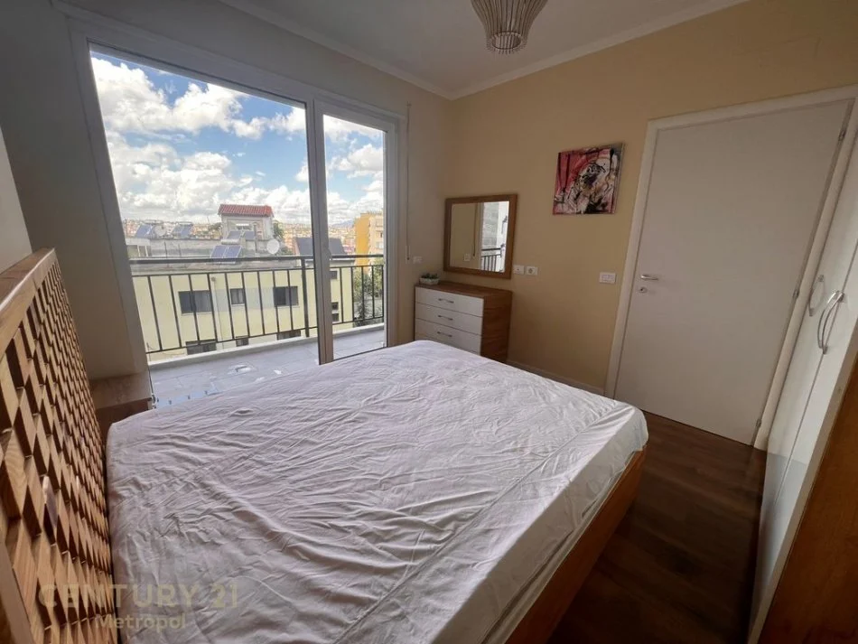 Tirane, jepet me qera apartament 1+1+Ballkon Kati 2, 57 m² 550 € (Shkolla e Bashkuar, Tiranë)