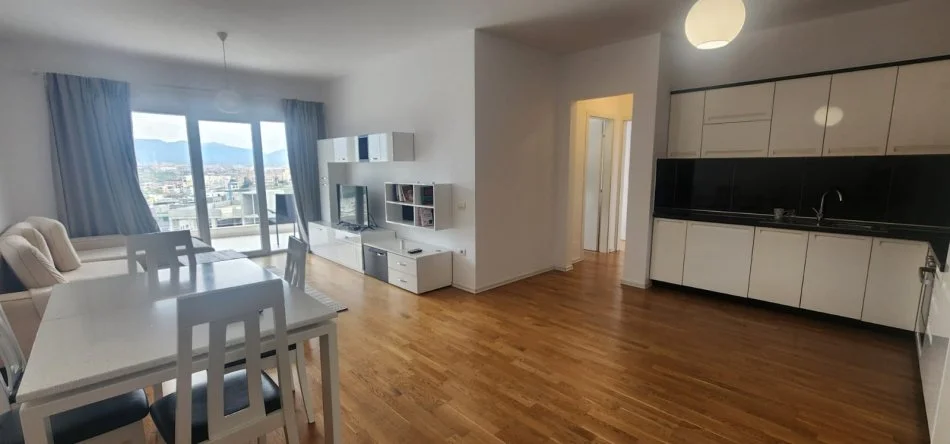 Tirane, jepet me qera apartament 2+1+Aneks+Ballkon Kati 4, 108 m² 800 € (ne Selite)