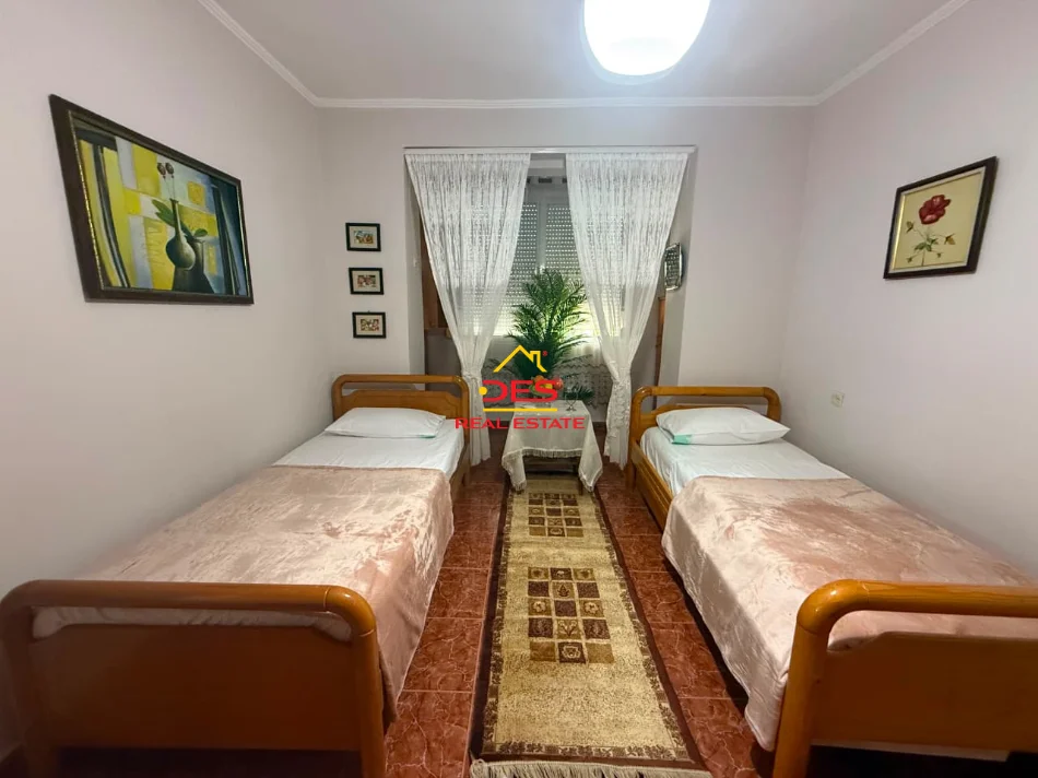 Vlore, jepet me qera apartament 1+1 Kati 2, 70 m² 350 € (Rruga Fejzo Mema)