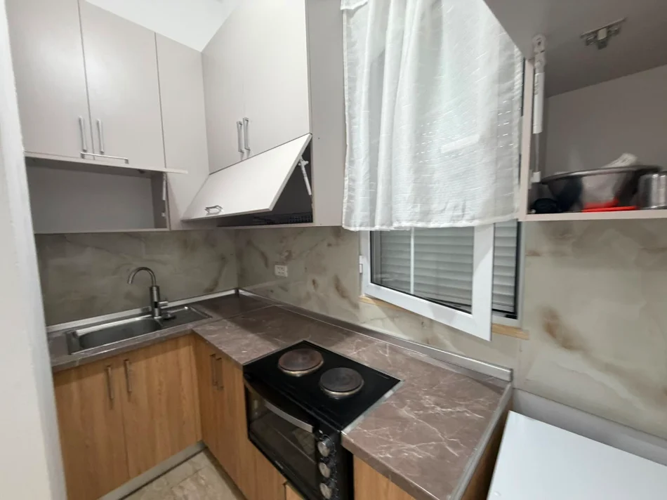 Durres, jepet me qera apartament 1+1+Ballkon Kati 0, 50 m² 300 € 