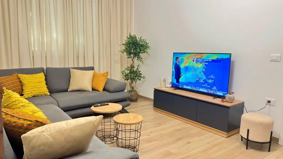 Tirane, jepet me qera apartament 2+1 , 90 m² 800 € (Qender)